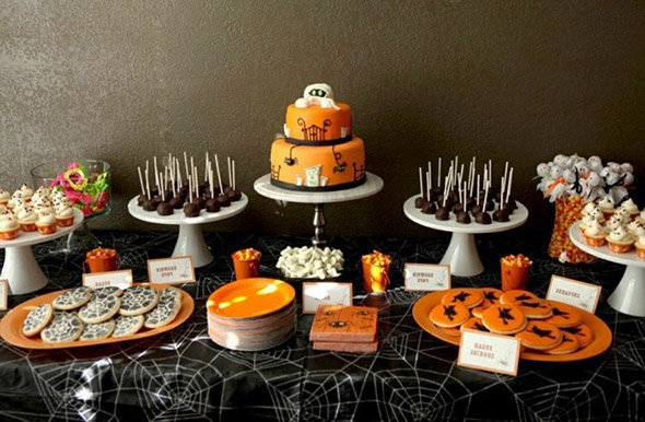 Sweet table Halloween en noir et orange