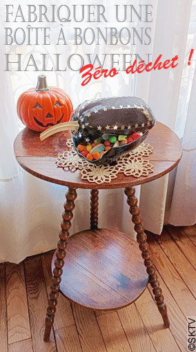 Guéridon décorée d'une citrouille et de la boîte à bonbons Halloween décorée