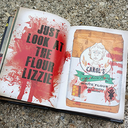 Double page illustrée d'un splash de sang à gauche, et d'un paquet de farine, à droite.